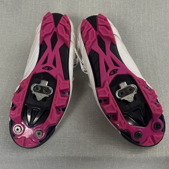 Giro Manta women’s clip in shoes - Picture 2 of 5